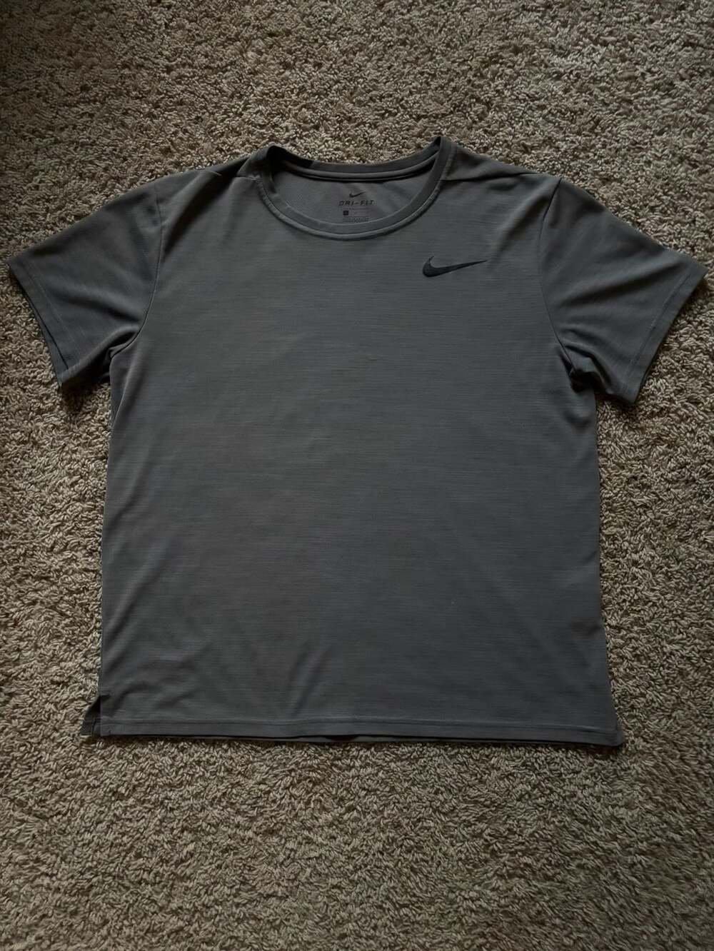 Nike Dri-FIT Men's Gray Athletic Short Sleeve Training T-Shirt